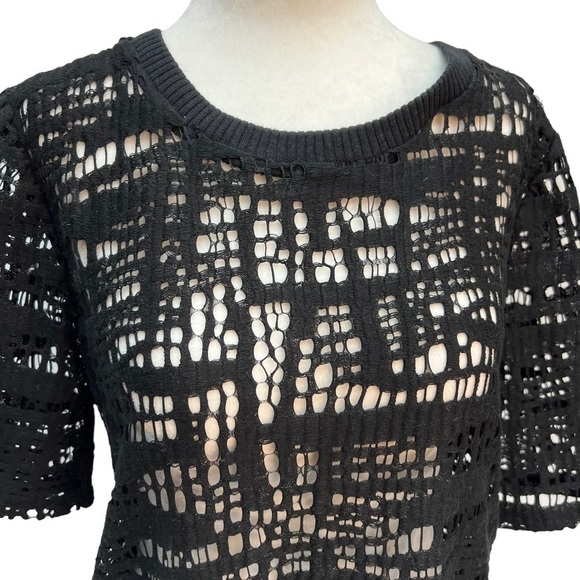 ADDISON Black Short Sleeve Perforated Fabric Cropped Size M - Picture 3 of 9